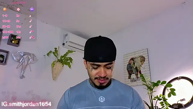 JordanSmiith  online show from November 18, 9:19 pm