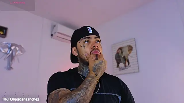 JordanSmiith  online show from January 5, 8:12 pm