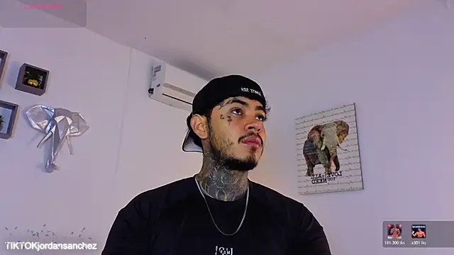 JordanSmiith  online show from January 12, 3:17 pm