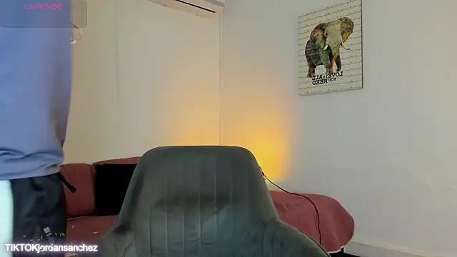 JordanSmiith  online show from January 15, 9:07 pm