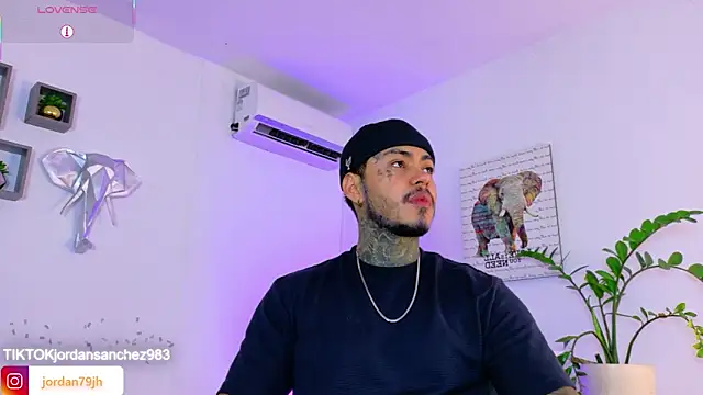 JordanSmiith  online show from June 19, 10:13 pm