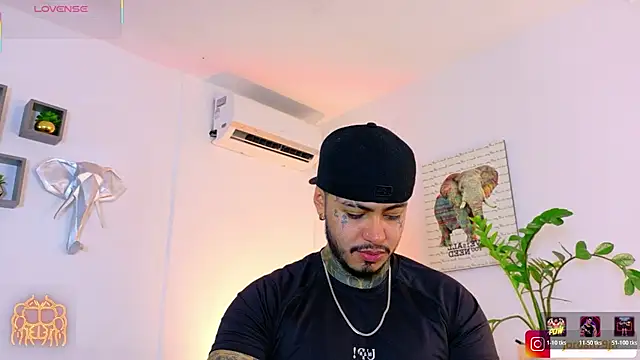 JordanSmiith  online show from July 10, 9:06 pm