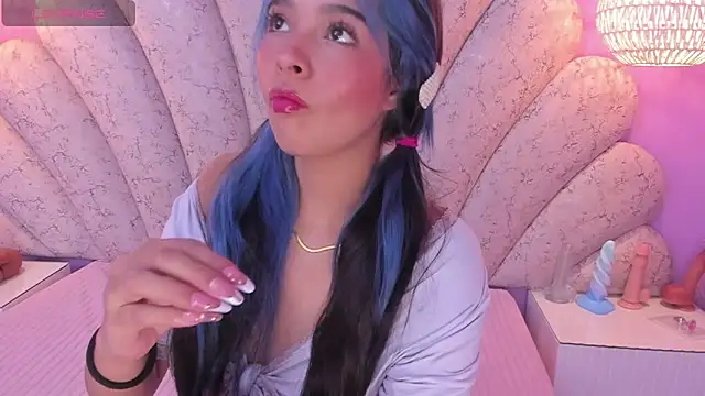 chloe watson  online show from February 13, 7:21 pm