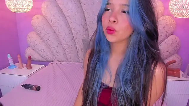 chloe watson  online show from February 20, 2:18 am