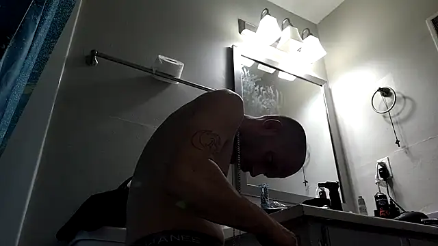 Snapshot of Dakota665 chatting on October 1, 5:35 am Dakota665 online show from October 1, 5:35 am