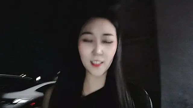 Snapshot of Fannywell chatting on April 25, 1:41 pm Fannywell online show from April 25, 1:41 pm