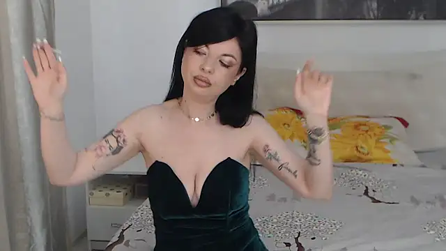naughtymommy666 online show from June 4, 1:17 pm