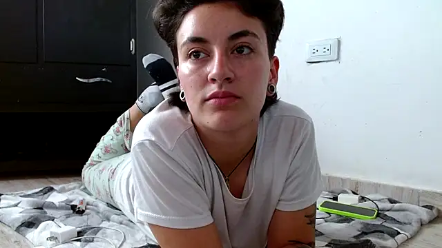 linda 33 online show from October 17, 8:44 pm