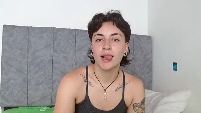 linda 33 online show from November 5, 6:41 pm