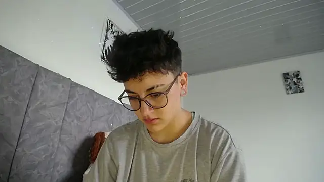 linda 33 online show from March 26, 4:34 pm