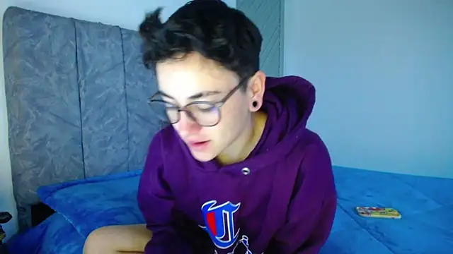 linda 33 online show from April 8, 11:10 am