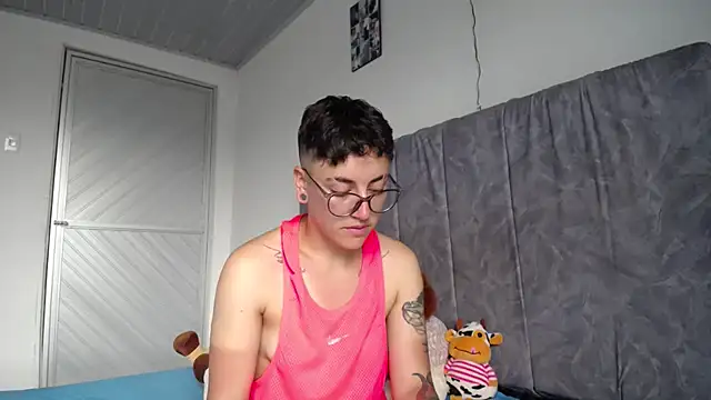 linda 33 online show from April 17, 7:39 pm