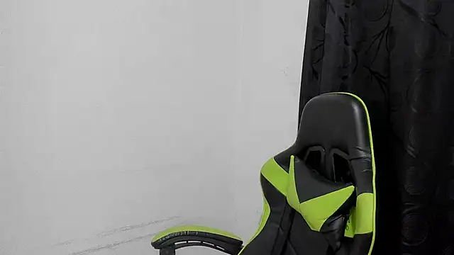 leila 22 online show from December 14, 6:09 pm