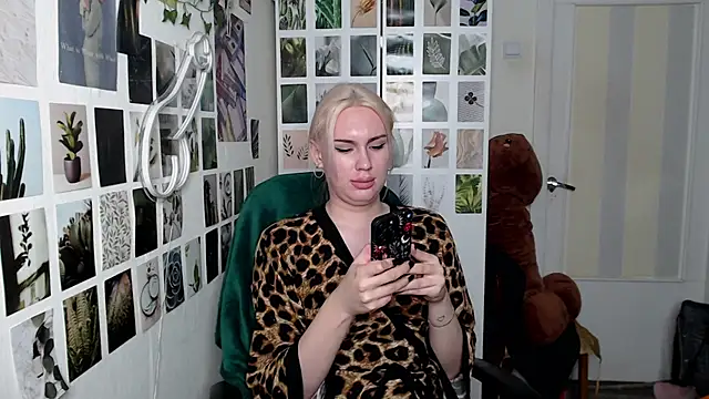 CapriScorpion online show from October 12, 12:15 pm