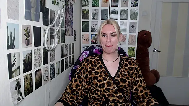 CapriScorpion online show from December 3, 2:15 pm