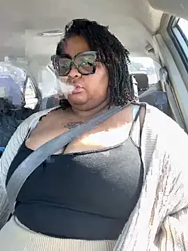 Snapshot of kweenxkarma chatting on May 24, 6:35 pm kweenxkarma online show from May 24, 6:35 pm