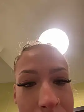 Leyladieistso47 online show from January 7, 11:03 pm