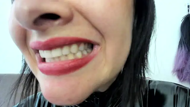 queen fetish online show from January 21, 9:36 pm