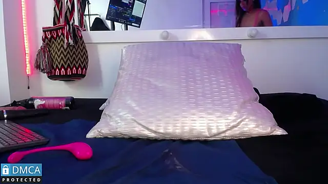 CarolRodriguez  online show from January 25, 10:39 pm