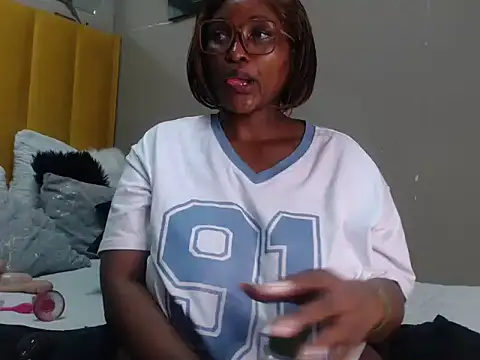 Bustygoddess32 online show from March 11, 3:48 am