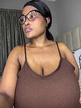 Bustygoddess32 online show from February 24, 1:14 am