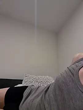 Snapshot of suarez1235 chatting on December 2, 10:16 pm suarez1235 online show from December 2, 10:16 pm