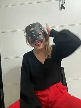 Snapshot of LadyScarlett-xk chatting on December 2, 4:53 pm LadyScarlett-xk online show from December 2, 4:53 pm