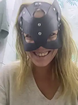 Snapshot of LadyScarlett-xk chatting on December 31, 8:26 am LadyScarlett-xk online show from December 31, 8:26 am