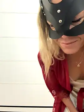 Snapshot of LadyScarlett-xk chatting on October 12, 8:57 am LadyScarlett-xk online show from October 12, 8:57 am