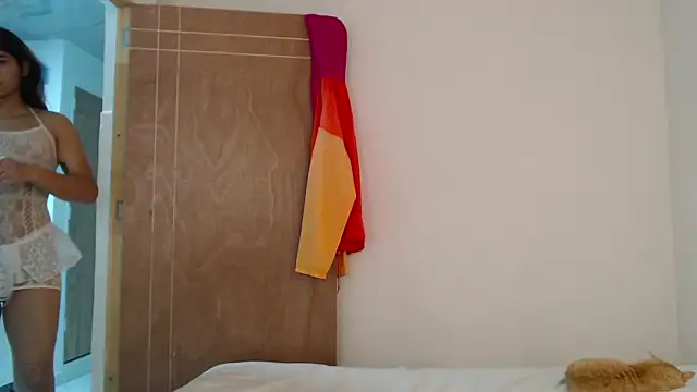 Snapshot of Moon_Foxxy chatting on June 24, 11:48 pm Moon Foxxy online show from June 24, 11:48 pm