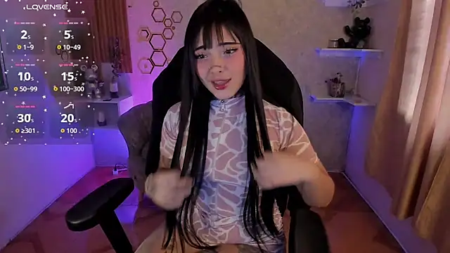 Snapshot of mia_catt05 chatting on October 17, 4:20 pm mia catt05 online show from October 17, 4:20 pm