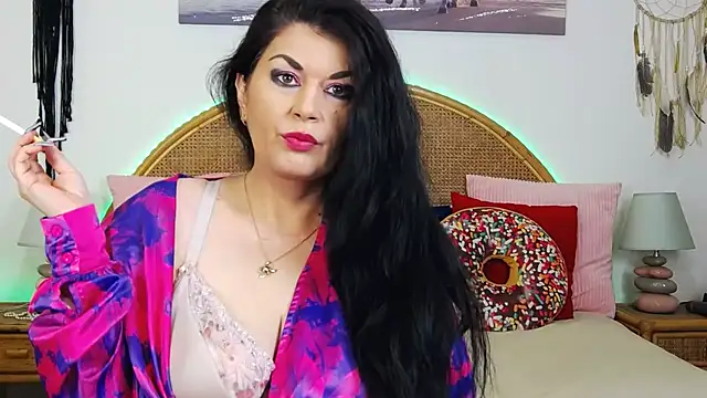 Snapshot of EllenGrace chatting on February 12, 10:59 pm EllenGrace online show from February 12, 10:59 pm