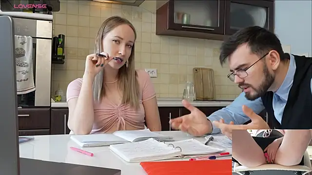 luxmuur online show from December 8, 8:41 am