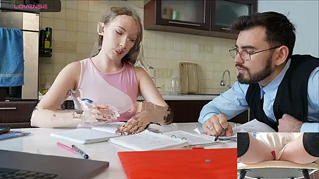 luxmuur online show from December 9, 9:06 am