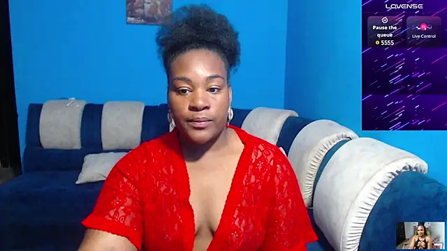 Snapshot of the_pearl199 chatting on February 13, 2:01 am the pearl199 online show from February 13, 2:01 am