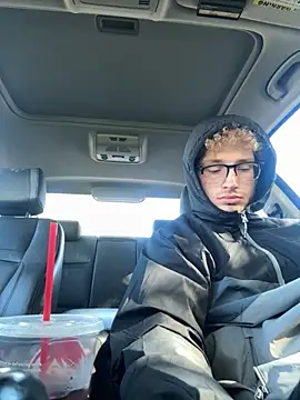 Snapshot of CreamyAustin chatting on October 31, 7:26 pm CreamyAustin online show from October 31, 7:26 pm