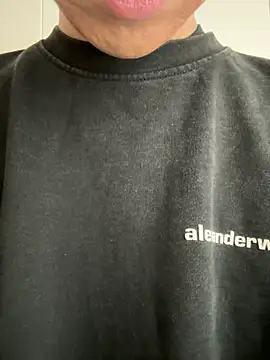 POCARI SWEAT online show from April 15, 3:02 am