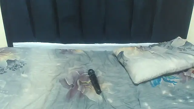 EBONY WILD ASS online show from October 31, 6:58 am