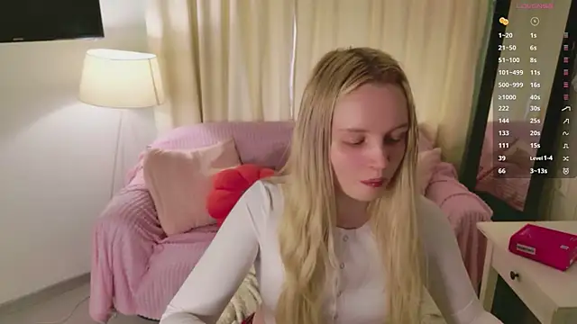 Snapshot of Beatrica_Klein chatting on May 23, 2:21 pm Beatrica Klein online show from May 23, 2:21 pm
