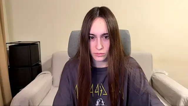 AliceKolltt online show from April 8, 8:20 pm