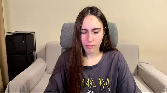 AliceKolltt online show from April 14, 9:10 pm