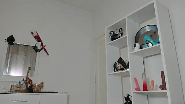 Snapshot of anisialuna_ chatting on June 3, 2:44 pm anisialuna online show from June 3, 2:44 pm