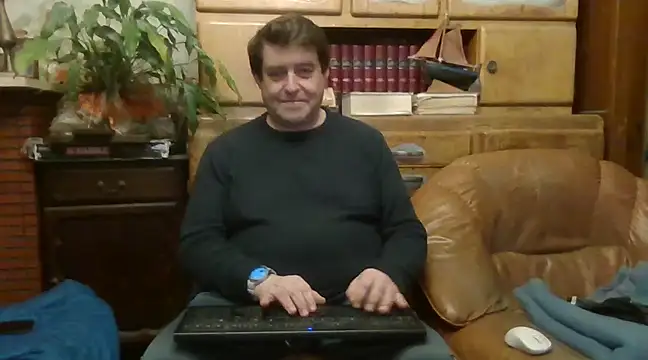 sympatrique online show from December 9, 8:12 pm