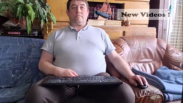 Snapshot of sympatrique chatting on May 4, 4:25 pm sympatrique online show from May 4, 4:25 pm