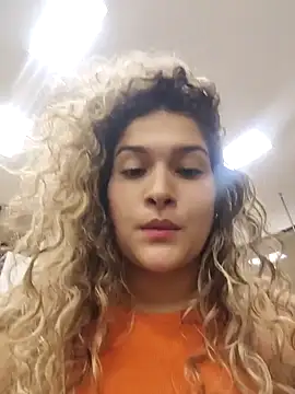 Sara smiiith211 online show from December 9, 8:23 pm