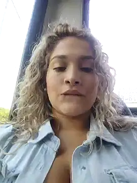 Sara smiiith211 online show from December 20, 8:45 pm