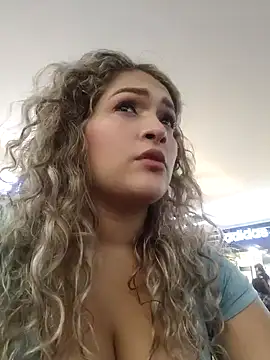 Sara smiiith211 online show from December 22, 1:23 am