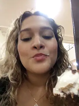 Sara smiiith211 online show from March 22, 12:17 am