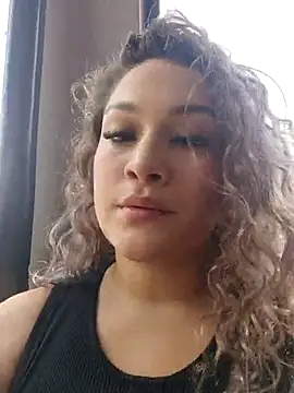 Sara smiiith211 online show from February 11, 3:28 pm