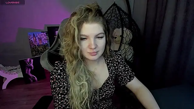 Snapshot of lily_williamss chatting on January 25, 12:59 am lily williamss online show from January 25, 12:59 am